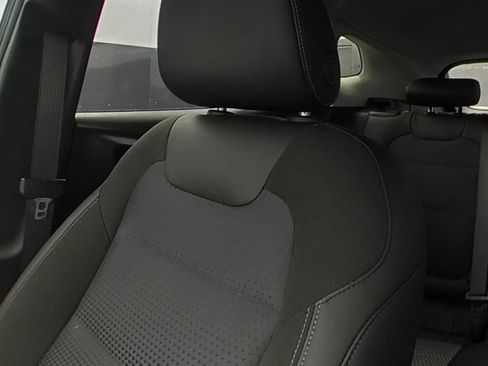 Used 2024 Chevrolet Trax LT w/ Driver Confidence Package FWD image 9