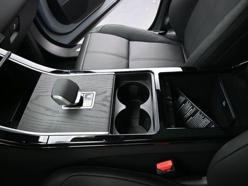 New 2026 Land Rover Range Rover Velar Dynamic SE image 24