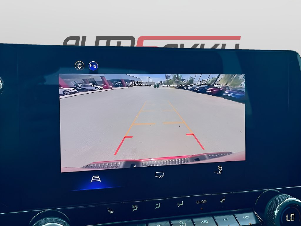 Used 2025 Chevrolet Colorado LT AWD/4WD image 13