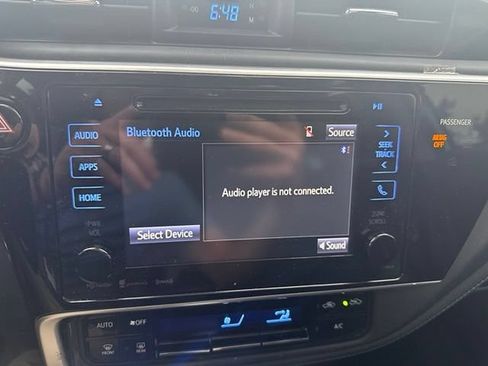Used 2017 Toyota Corolla SE w/ SE Premium Package FWD image 10