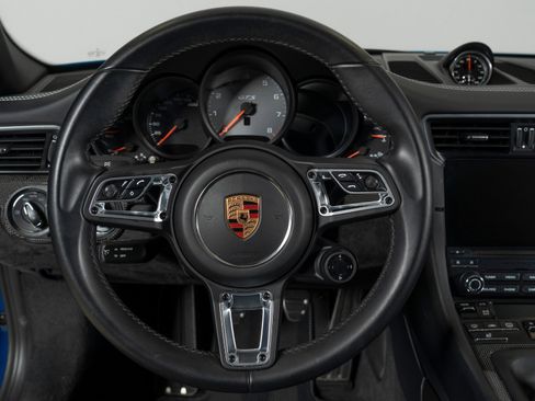 Used 2018 Porsche 911 Targa 4 GTS image 19