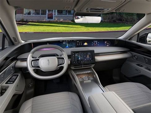 New 2025 Lincoln Nautilus Reserve image 9