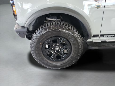 Used 2023 Ford Bronco Wildtrak image 40