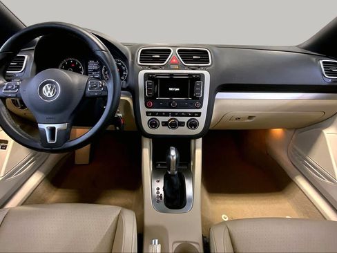 Used 2016 Volkswagen Eos Komfort FWD image 16