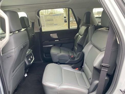 New 2025 Ford Expedition Active RWD image 7