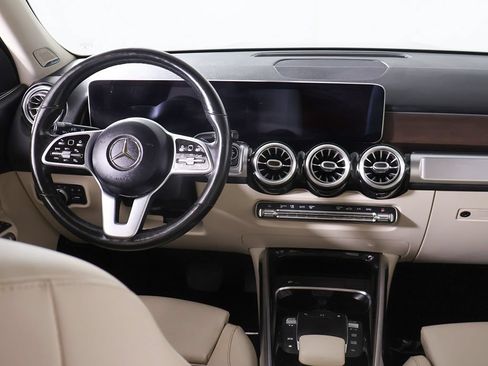 Used 2021 Mercedes-Benz GLB 250 4MATIC w/ Premium Package image 43