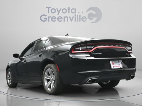 Used 2017 Dodge Charger SXT w/ Driver Confidence Group RWD image 10