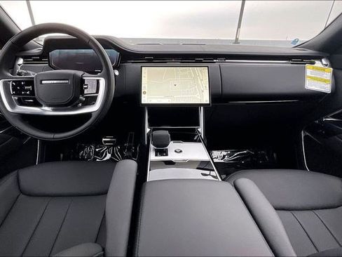 New 2026 Land Rover Range Rover SE image 5