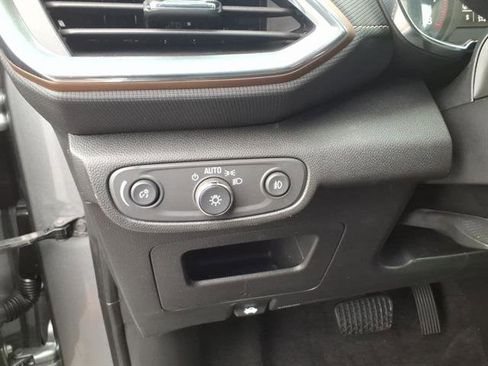 Used 2023 Chevrolet TrailBlazer ACTIV w/ Sun and Liftgate Package image 13