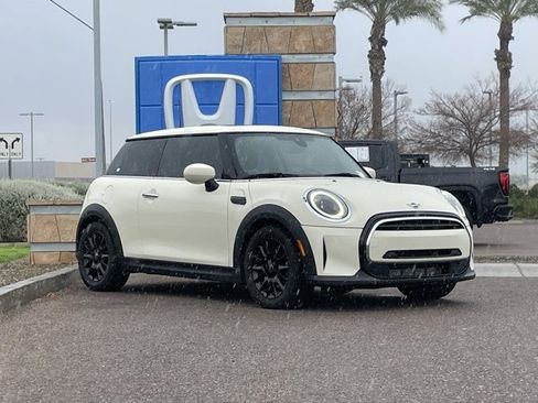 Used 2023 MINI Cooper 2-Door Hardtop image 4