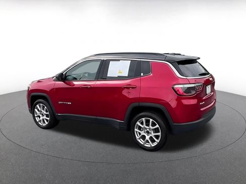 Used 2025 Jeep Compass Limited AWD/4WD image 9