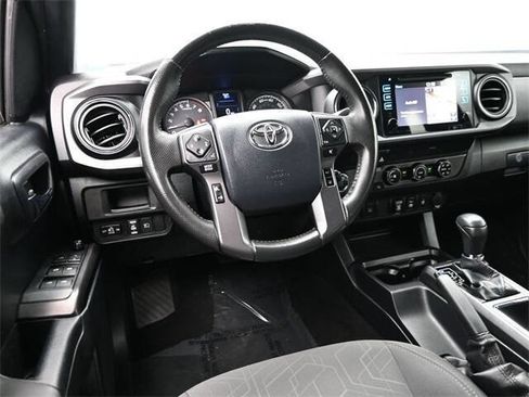 Used 2019 Toyota Tacoma SR5 image 19