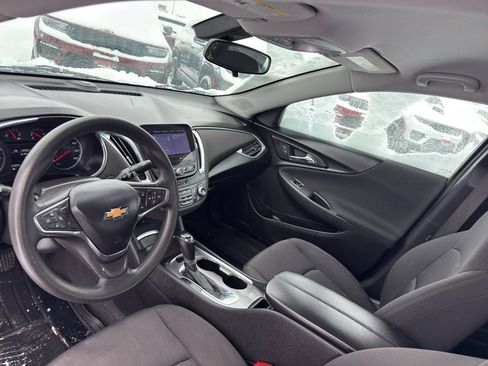 Used 2020 Chevrolet Malibu LT image 25