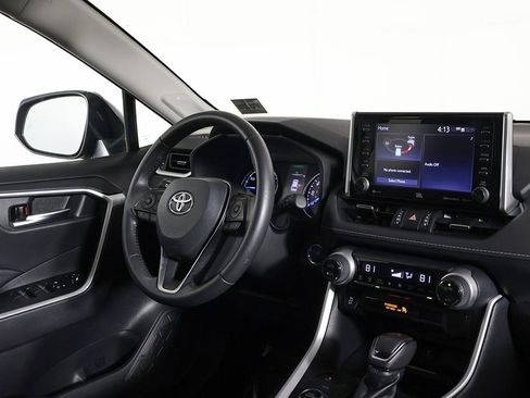 Used 2021 Toyota RAV4 XLE Premium image 33