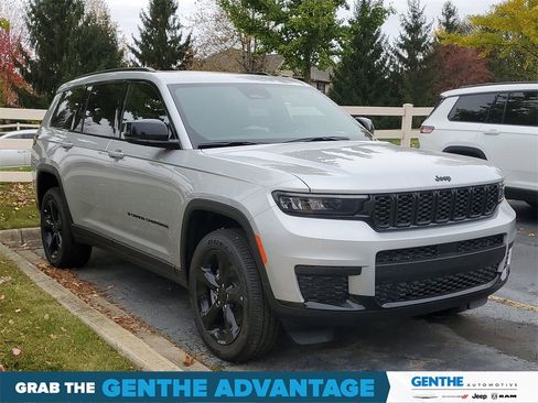 New 2025 Jeep Grand Cherokee L Altitude image 33