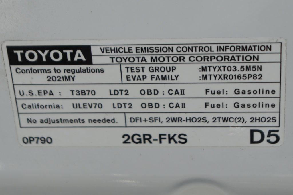 Used 2021 Toyota Tacoma TRD Off-Road w/ Technology Package AWD/4WD image 12