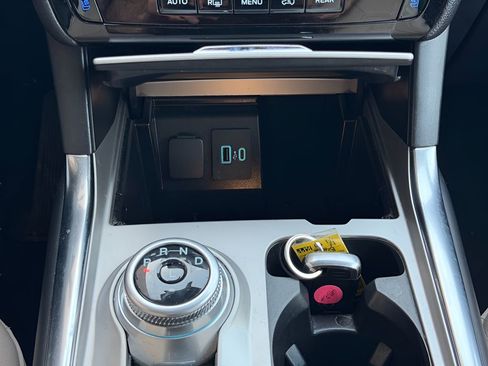 Used 2023 Ford Explorer Limited image 14