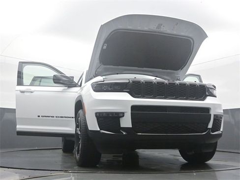 New 2025 Jeep Grand Cherokee L Limited image 59