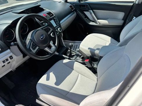 Used 2017 Subaru Forester 2.5i AWD/4WD image 10