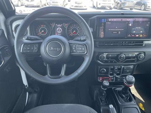 Used 2024 Jeep Wrangler Unlimited Sport AWD/4WD image 12