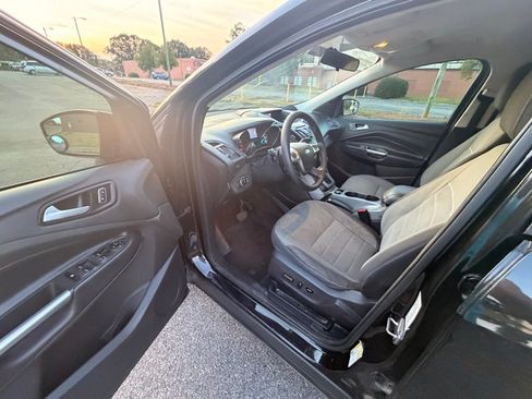 Used 2015 Ford Escape SE FWD image 14