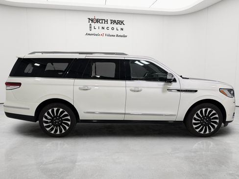 Used 2023 Lincoln Navigator L Black Label AWD/4WD image 6