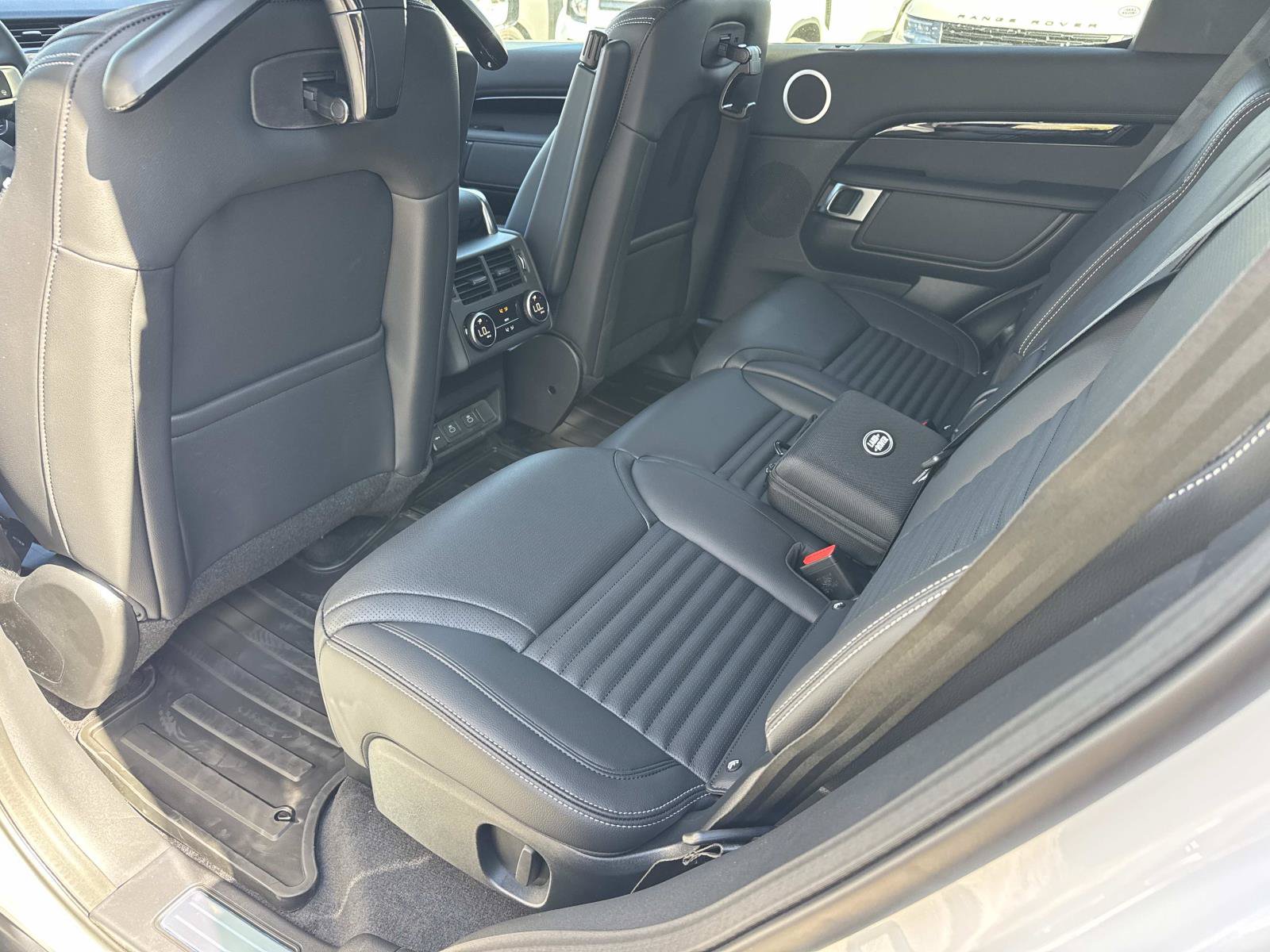 Used 2026 Land Rover Discovery S AWD/4WD image 15