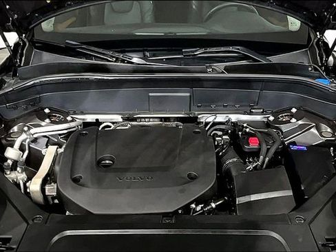 Used 2024 Volvo XC90 B6 Plus image 9