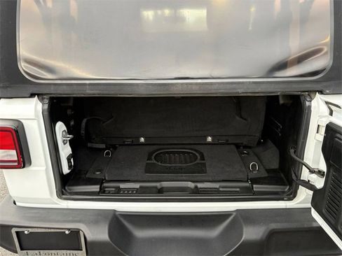 Certified 2018 Jeep Wrangler Sport image 19
