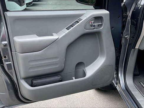 Used 2019 Nissan Frontier SV image 23