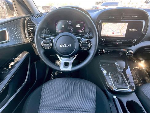 Used 2023 Kia Soul S image 5