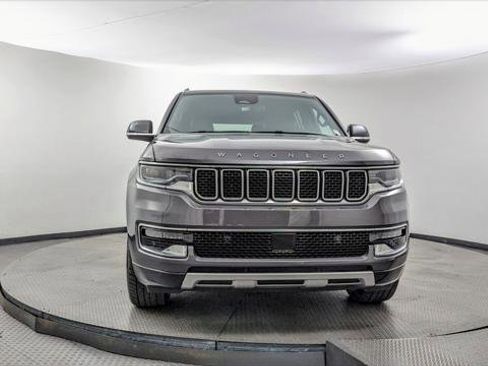 Used 2024 Jeep Wagoneer L Series II w/ Flexible Seating Group image 12