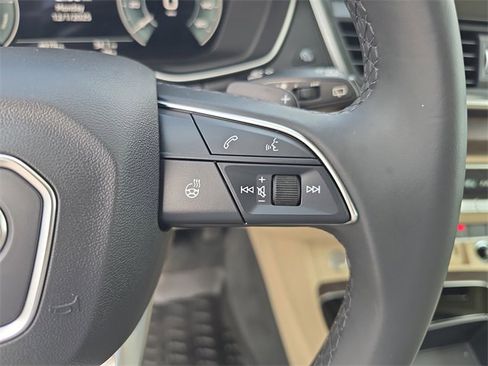 Used 2025 Audi Q5 e Premium image 24