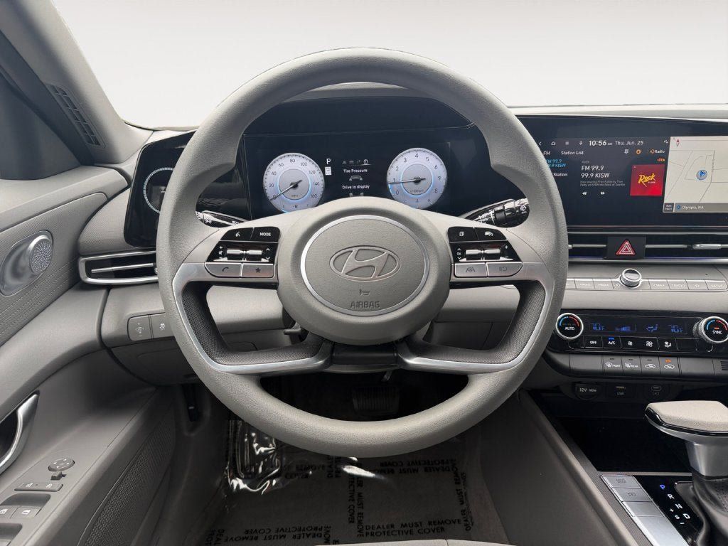 Used 2024 Hyundai Elantra SEL FWD image 14