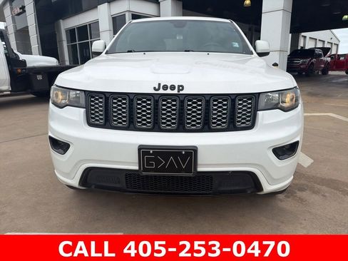 Used 2018 Jeep Grand Cherokee Altitude AWD/4WD image 24