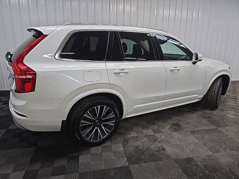 Used 2022 Volvo XC90 T6 Momentum w/ Climate Package image 3