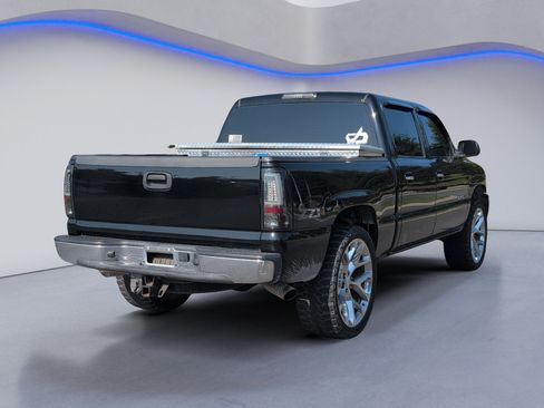 Used 2006 GMC Sierra 1500 SLT w/ Vortecmax Performance Pack AWD/4WD image 5