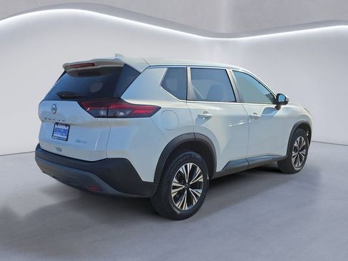 Used 2023 Nissan Rogue SV image 4