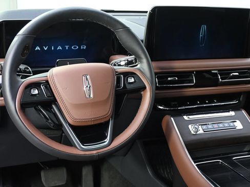 New 2026 Lincoln Aviator Reserve w/ Jet Appearance Package AWD/4WD image 12