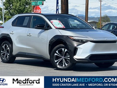 Used 2024 Toyota bZ4X XLE w/ Weather Package image 1