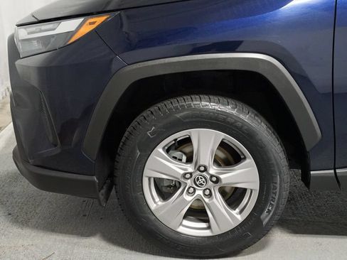 Certified 2022 Toyota RAV4 XLE w/ Convenience Package FWD image 5
