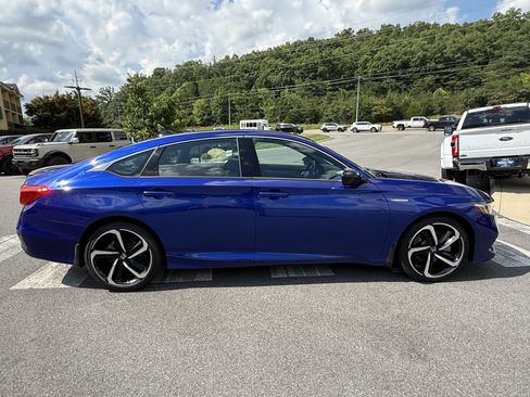 Used 2022 Honda Accord Sport image 4