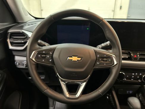 Used 2024 Chevrolet TrailBlazer LT w/ LT Cold Weather Package FWD image 22