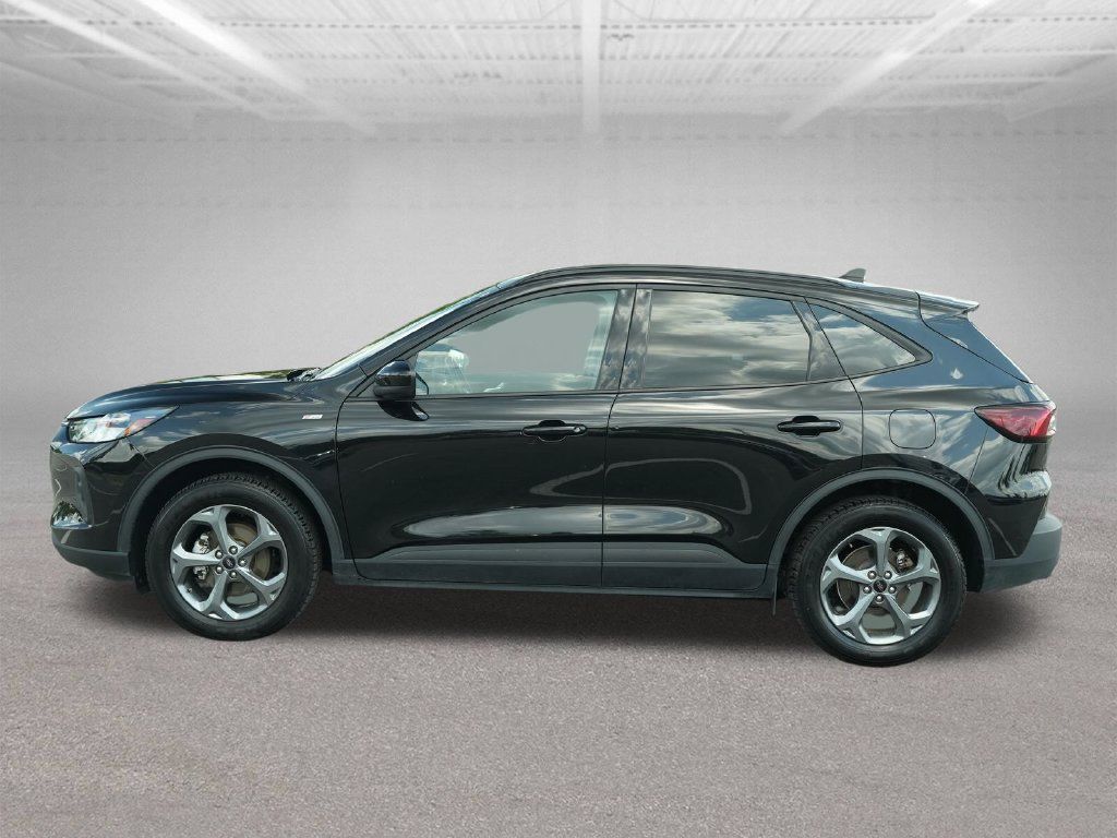 Used 2025 Ford Escape ST-Line Select AWD/4WD image 4