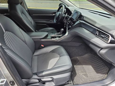 Used 2024 Toyota Camry SE FWD image 9