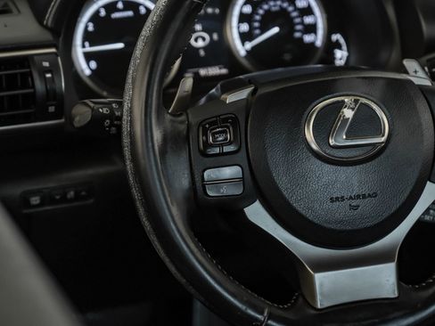 Used 2016 Lexus RC 350 w/ Luxury Package RWD image 17