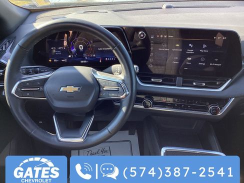 Used 2025 Chevrolet Equinox LT image 16