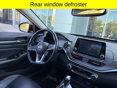 Used 2020 Nissan Altima 2.0 Platinum FWD image 13