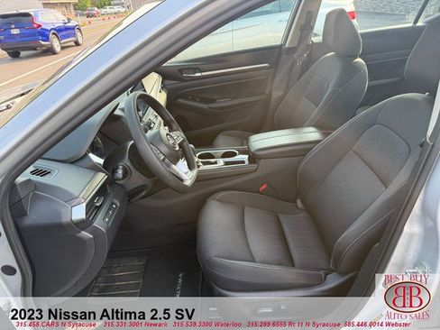 Used 2023 Nissan Altima 2.5 SV FWD image 9