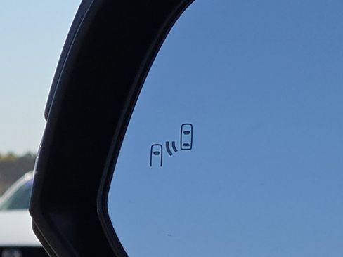 Used 2023 Toyota RAV4 XLE w/ Convenience Package image 9